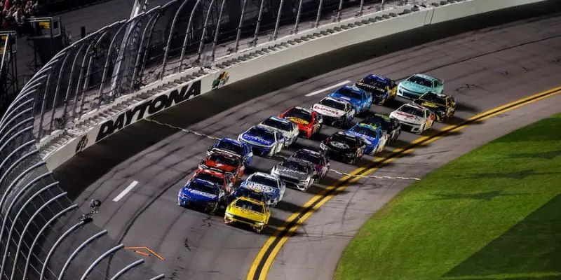 Đua xe online là gì? Kinh nghiệm cược đua xe dễ thắng 3 Giải đua NASCAR